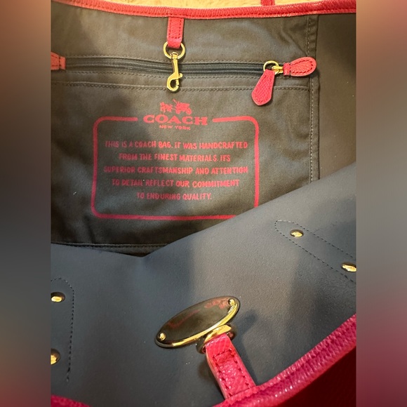 Raspberry Fuchsia Pinkish Purple Coach Tote Bag, Excellent Condition! 🌺 - Picture 7 of 16